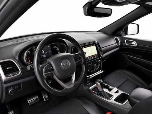 Used 2019 Jeep Grand Cherokee Altitude AWD/4WD image 16