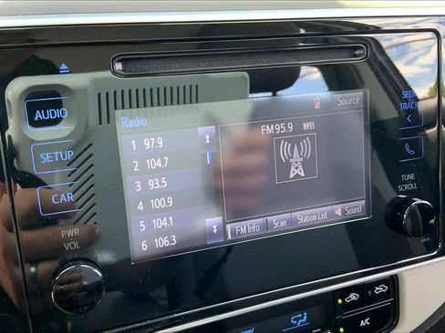 Used 2019 Toyota Corolla LE FWD image 35