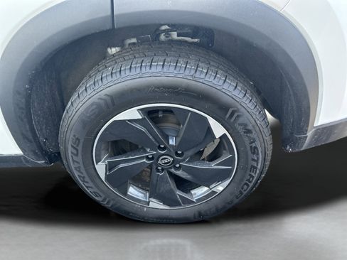 Used 2025 Nissan Rogue SV image 19