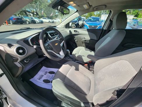 Used 2020 Chevrolet Sonic LT image 11