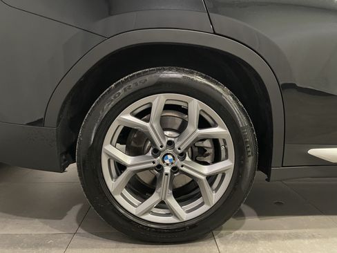 Used 2025 BMW X4 xDrive30i AWD/4WD image 9