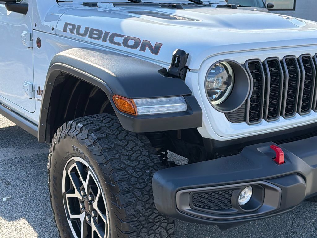 Used 2025 Jeep Wrangler Unlimited Rubicon AWD/4WD image 7