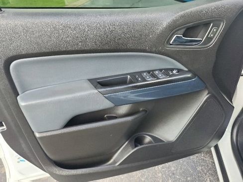 Used 2019 Chevrolet Colorado Z71 AWD/4WD image 23