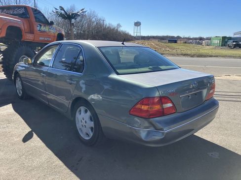 Used 2003 Lexus LS 430 RWD image 9