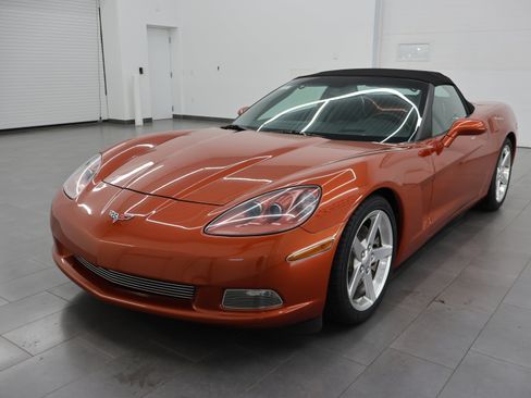 Used 2005 Chevrolet Corvette Convertible w/ Preferred Equipment Group RWD image 7