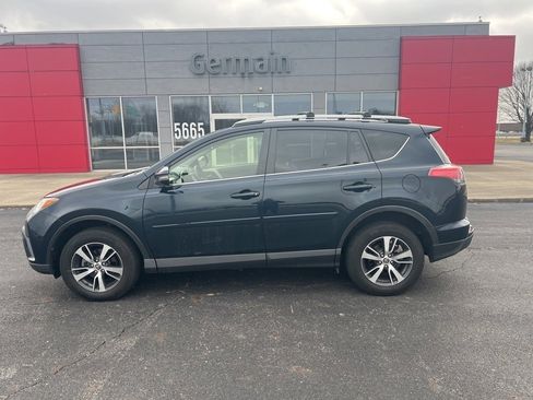 Used 2018 Toyota RAV4 XLE image 10