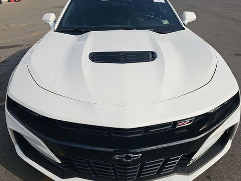 Used 2019 Chevrolet Camaro SS RWD image 3