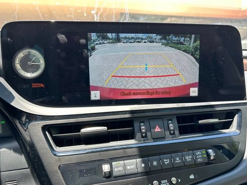 Certified 2025 Lexus ES 350 w/ Premium Package FWD image 17
