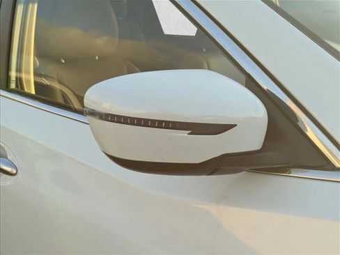 Used 2018 Nissan Rogue SV image 5