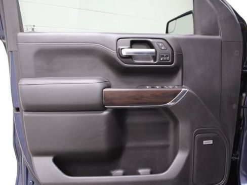 Used 2019 GMC Sierra 1500 SLT AWD/4WD image 17