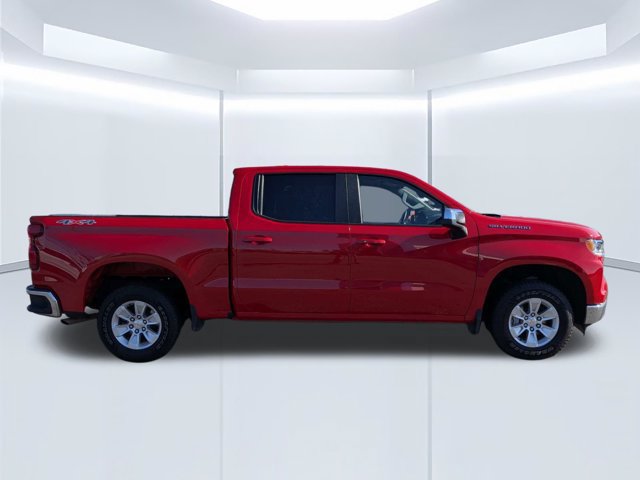 Used 2025 Chevrolet Silverado 1500 LT AWD/4WD image 3