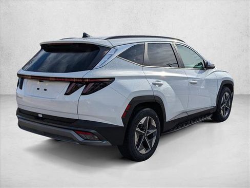 Used 2025 Hyundai Tucson SEL image 2