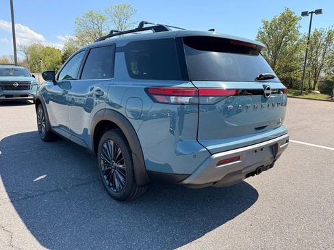 New 2026 Nissan Pathfinder SL image 7