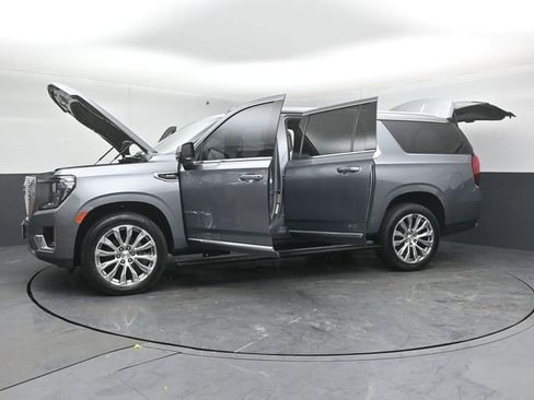 Used 2022 GMC Yukon XL Denali w/ Denali Premium Package image 59