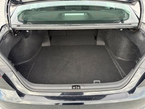 Used 2025 Toyota Camry LE image 31