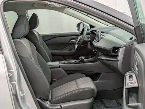 Used 2024 Nissan Rogue SV AWD/4WD image 15