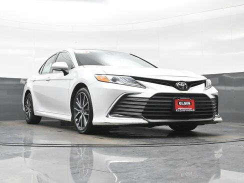 Used 2023 Toyota Camry XLE FWD image 28