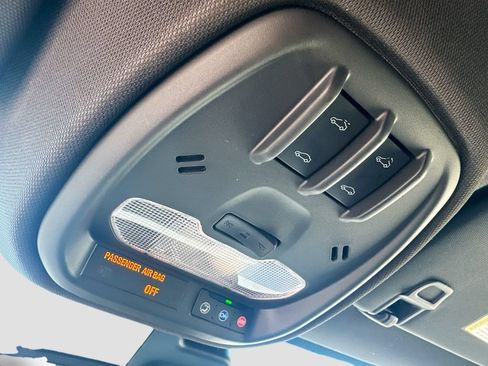 Used 2025 Buick Envista Avenir FWD image 19