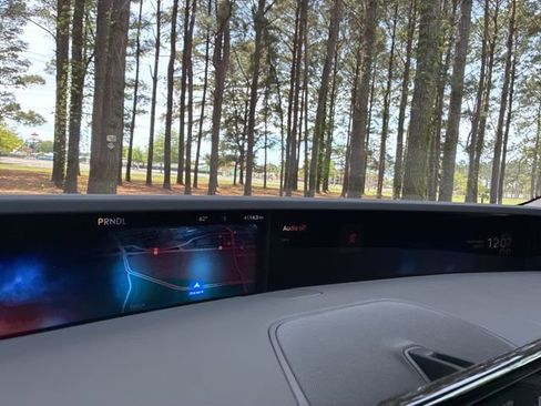 Used 2025 Lincoln Nautilus Reserve w/ Jet Appearance Package image 30