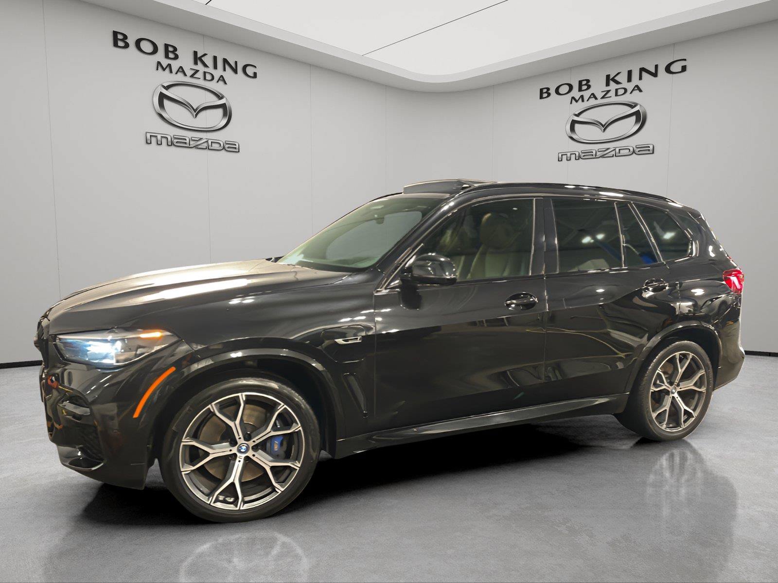 Used 2022 BMW X5 xDrive45e w/ M Sport Package AWD/4WD image 1