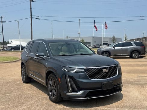 Used 2020 Cadillac XT6 Premium Luxury FWD image 1