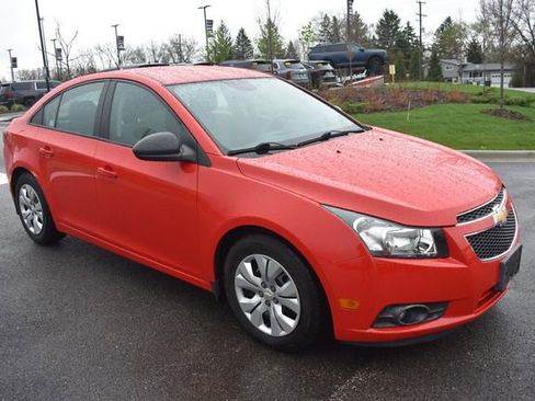 Used 2014 Chevrolet Cruze LS image 10