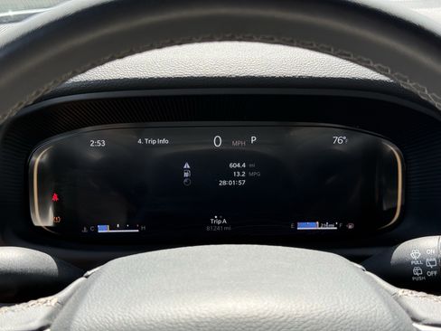 Used 2024 Jeep Wagoneer L Series II w/ Flexible Seating Group image 18