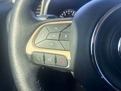 Used 2015 Jeep Renegade Latitude AWD/4WD image 14