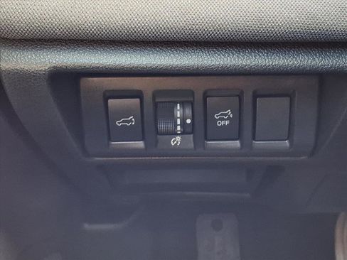 Certified 2025 Subaru Outback Premium image 8