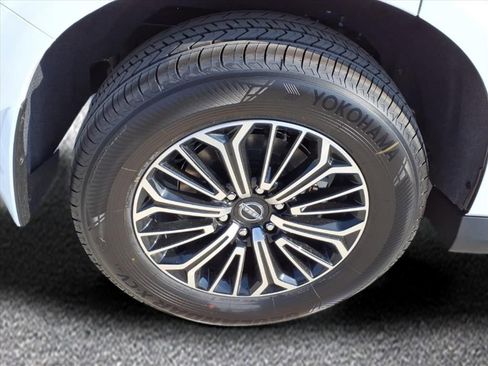 New 2026 Nissan Armada Platinum image 9