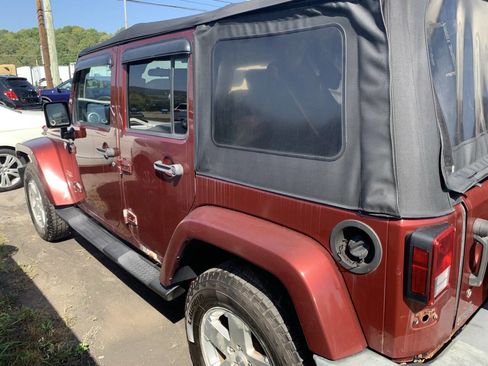 Used 2008 Jeep Wrangler Unlimited Sahara w/ Dual Top Group image 5