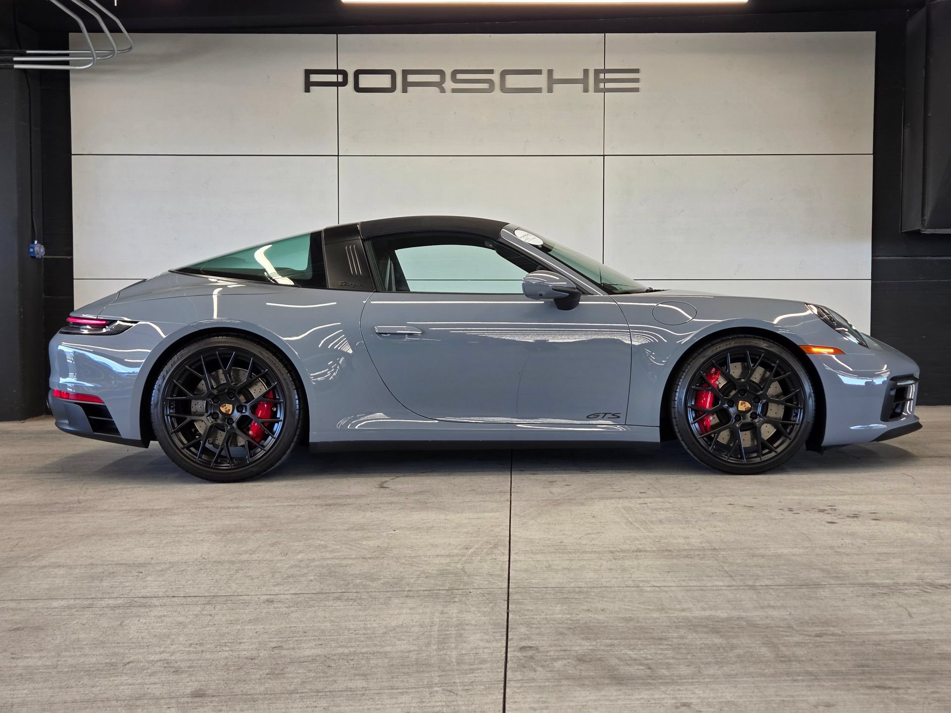 Certified 2024 Porsche 911 Targa 4 GTS AWD/4WD image 29