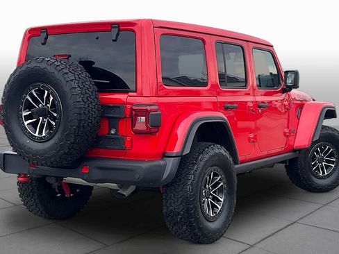 Used 2024 Jeep Wrangler Unlimited Rubicon AWD/4WD image 11