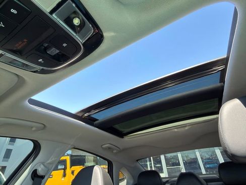 Used 2022 Hyundai Sonata Limited w/ Preferred Accessory Package image 20