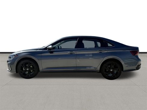 New 2026 Volkswagen Jetta SE image 8