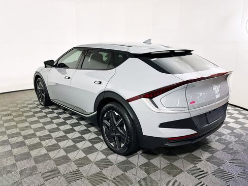 Used 2025 Kia EV6 Light w/ Light LR Technology Package image 5