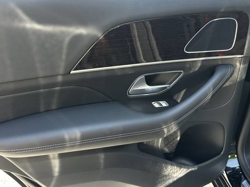 Certified 2025 Mercedes-Benz GLE 450e 4MATIC w/ Driver Assistance Package image 25