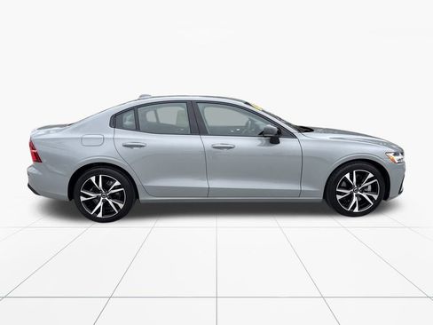 Used 2025 Volvo S60 B5 Core image 10