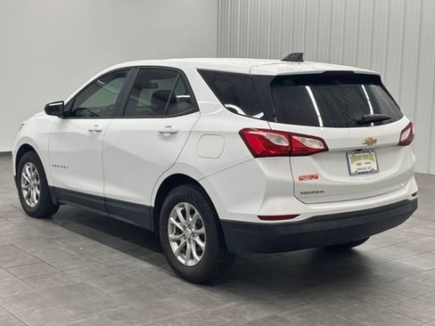 Used 2020 Chevrolet Equinox LS w/ LS Convenience Package FWD image 4