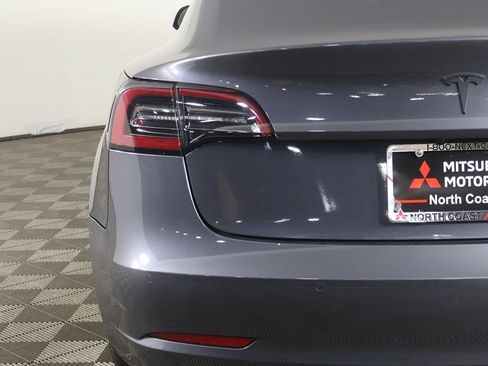 Used 2022 Tesla Model 3 Long Range AWD/4WD image 18