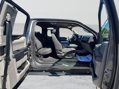 Used 2018 Ford F150 XL w/ Equipment Group 101A Mid AWD/4WD image 43