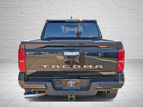 Used 2025 Toyota Tacoma Limited AWD/4WD image 5