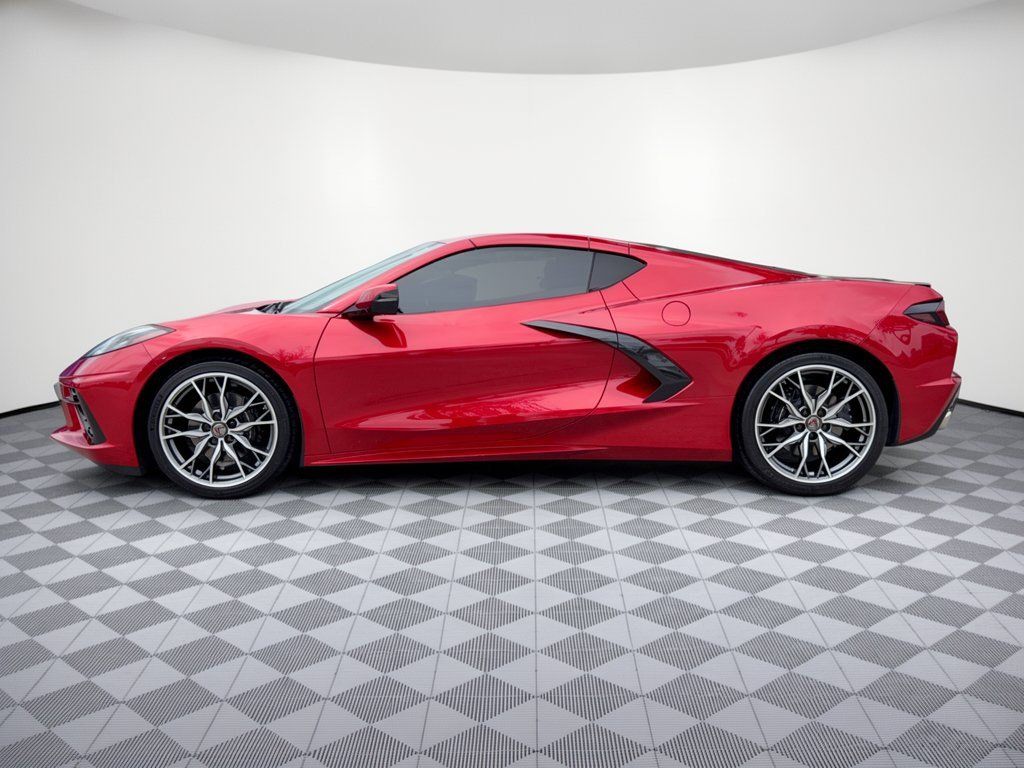 Used 2025 Chevrolet Corvette Stingray Preferred Cpe w/ 2LT RWD image 2