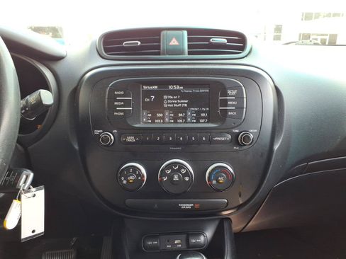Used 2017 Kia Soul FWD image 10