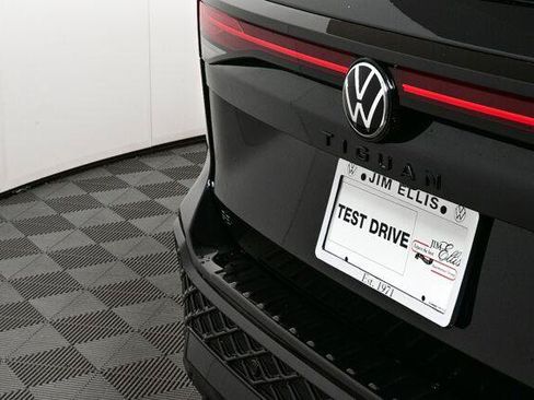 New 2026 Volkswagen Tiguan SE R-Line FWD image 35