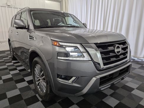 Used 2024 Nissan Armada SL w/ Captain's Chairs Package AWD/4WD image 5