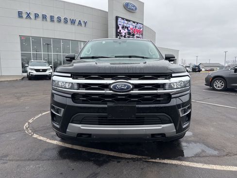 Used 2023 Ford Expedition Limited image 2