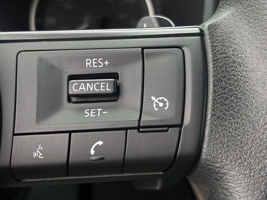 Used 2023 Nissan Rogue S FWD image 12