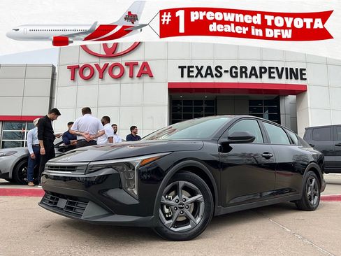 Used 2025 Kia K4 LXS image 1