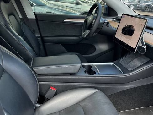Used 2025 Tesla Model Y Long Range RWD image 15